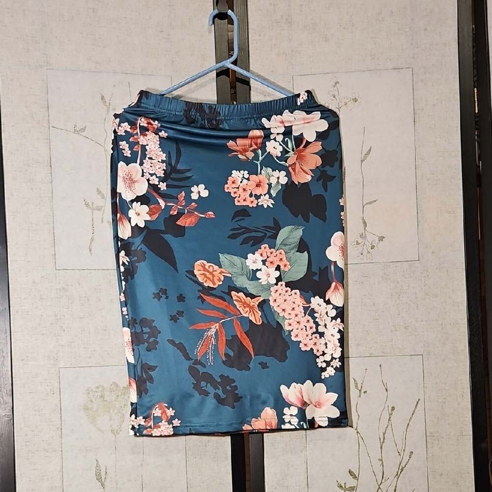 SHEIN Green and Blue Pencil Skirt Resort Wear